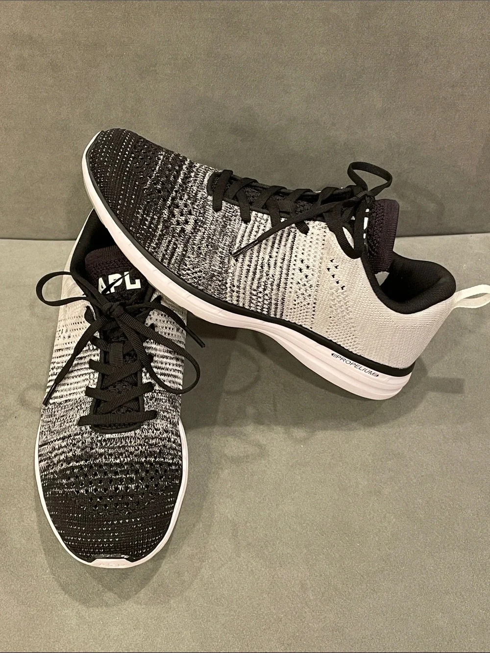 APL Techloom Pro W 10.5 Sneakers Mesh Lightweight Women’s Running Shoes